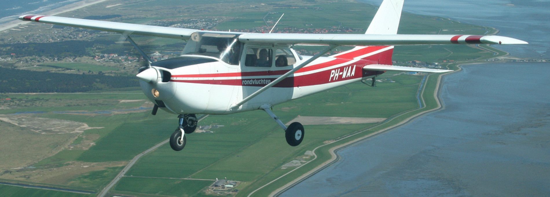 Sightseeing flights Tom van der Meulen - Tourist Information