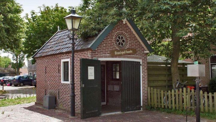 Brandspuithuuske - Tourist Information “VVV” Ameland