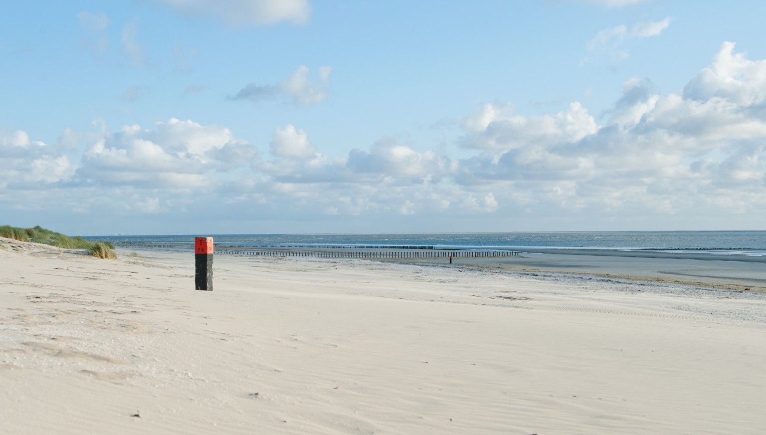 Beach - Tourist Information 'VVV' Ameland