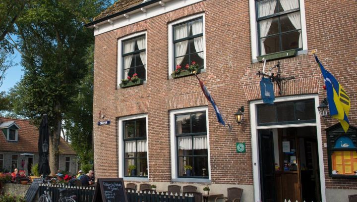 Bars and cafés, Hollum - Tourist Information “VVV” Ameland