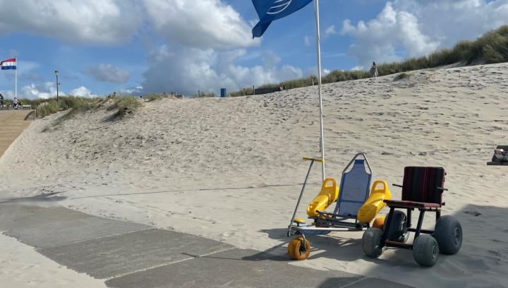 Beach wheel chairs - Tourist Information 