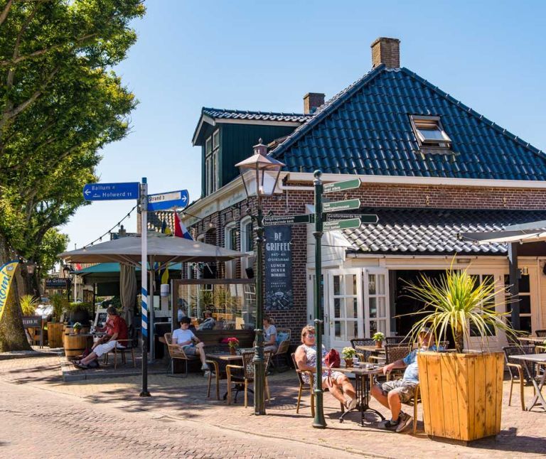 Eatery and bar 