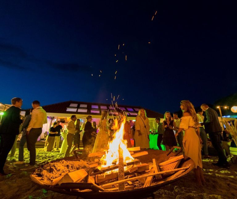 Feest op Ameland (Party on Ameland) - Tourist Information 