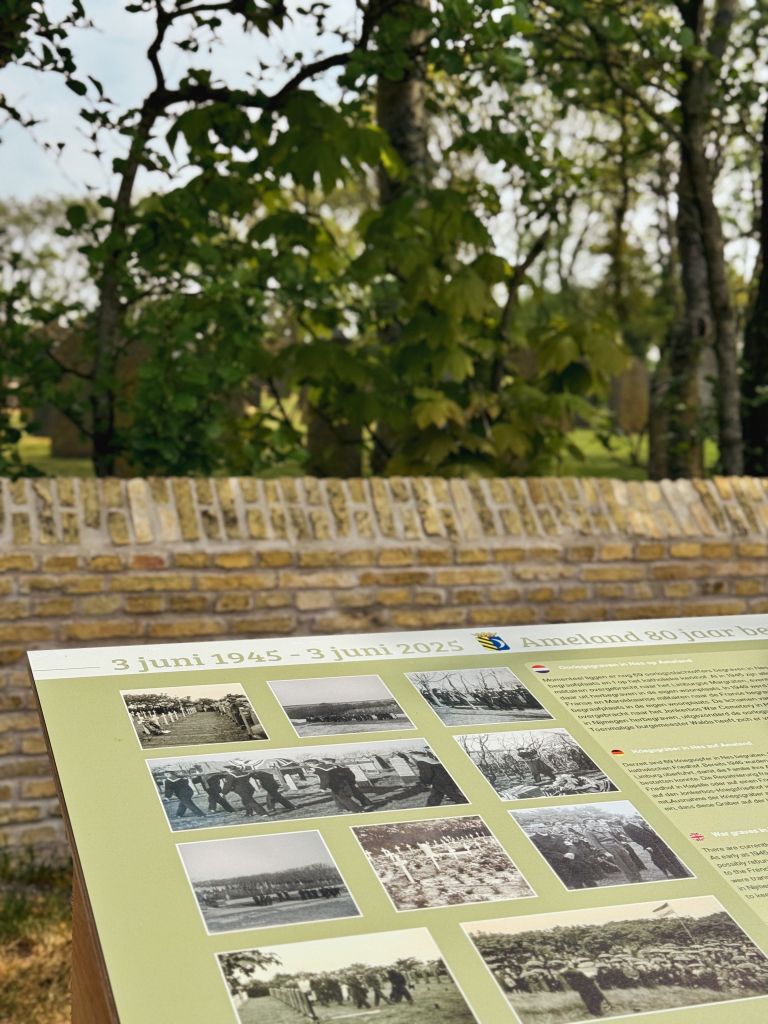 Liberation photos on panels - VVV Ameland