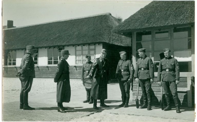Liberation photos on panels - VVV Ameland