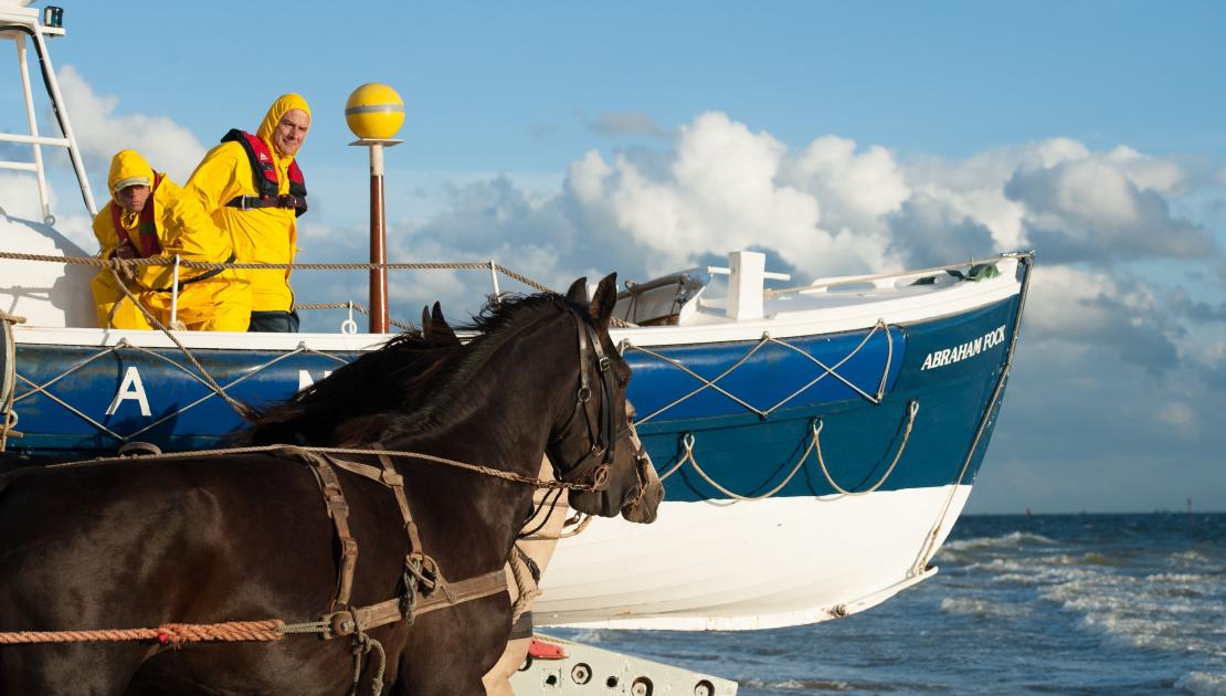 Demonstration horse-drawn rescue boat - Tourist Information 